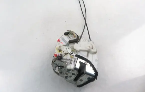 Suzuki SX4 Rear door lock 