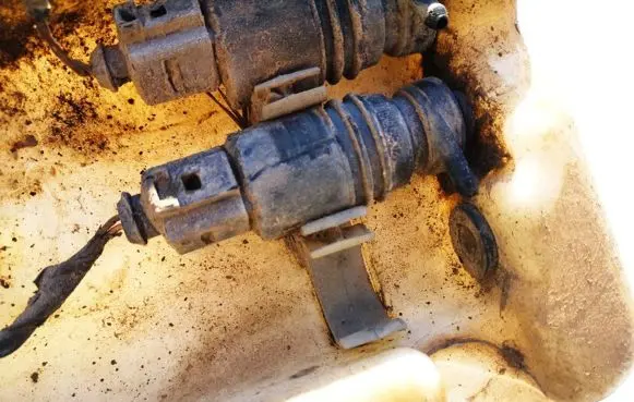 Mercedes-Benz C W203 Windscreen/windshield washer pump