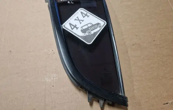 Rear vent window glass