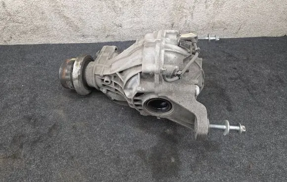 Maserati Levante Rear differential 06700376850 P3494017770