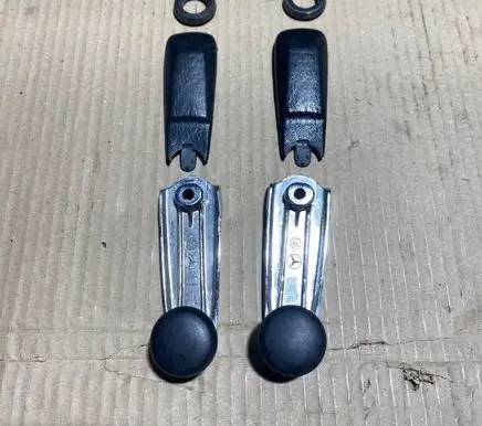 Mercedes-Benz E W124 Front door interior handle 2017680136