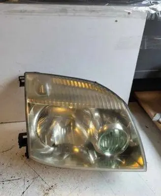 Nissan X-Trail T30 Headlight/headlamp