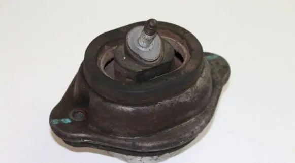 BMW X5 E53 Engine mount bracket 6750727