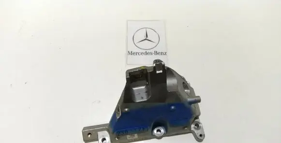 Mercedes-Benz G W461 W463 1st Gen Engine mounting bracket B801611038415