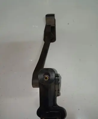 Volvo V70 Accelerator throttle pedal 30636004 6PV00853701