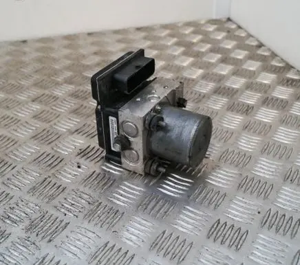 Audi A4 S4 B6 8E 8H ABS Pump 8E0910517H