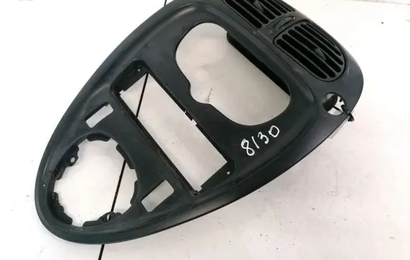 Citroen Xsara Picasso Dash center air vent grill 9631315877
