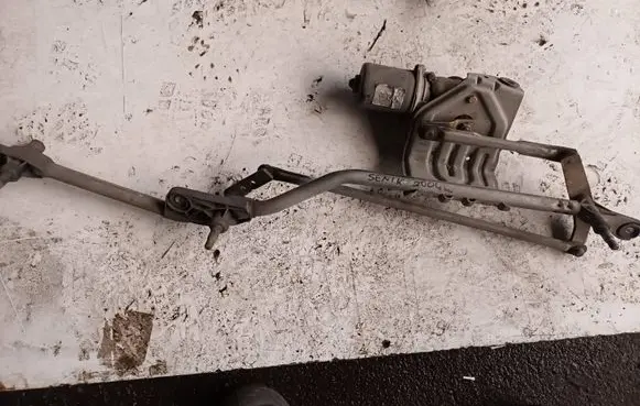 Renault Scenic II - Grand scenic II Front wiper linkage 