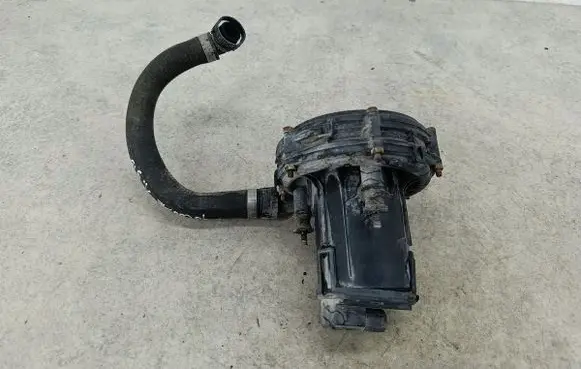 BMW 3 E46 Secondary air pump 