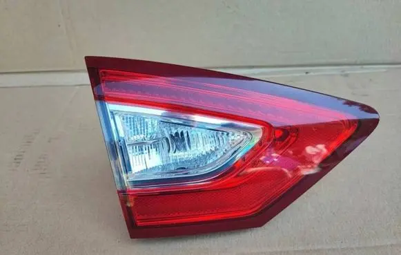 Ford Mondeo MK V Rear/tail lights DS7313A603KD