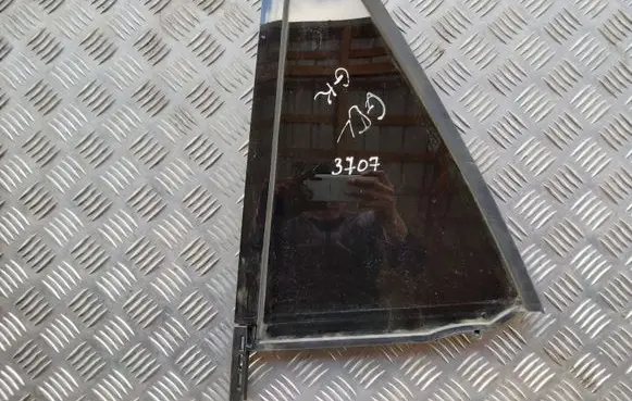 Mercedes-Benz GLC X253 C253 Rear vent window glass A2537300300