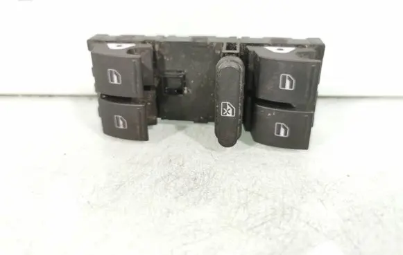 Volkswagen Golf V Electric window control switch 1K4959857C