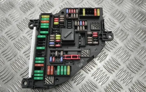 BMW 5 F10 F11 Fuse box set 9267980