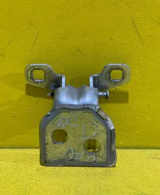 Dacia Sandero Rear door lower hinge 1111111112