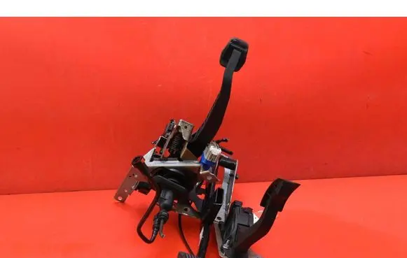 Ford Grand C-MAX Accelerator throttle pedal AV617B633BB