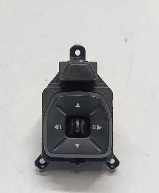 Wing mirror switch