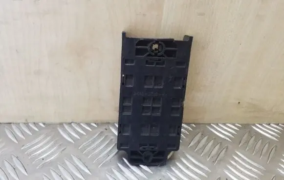 KIA Sorento Fuse module 913103E810