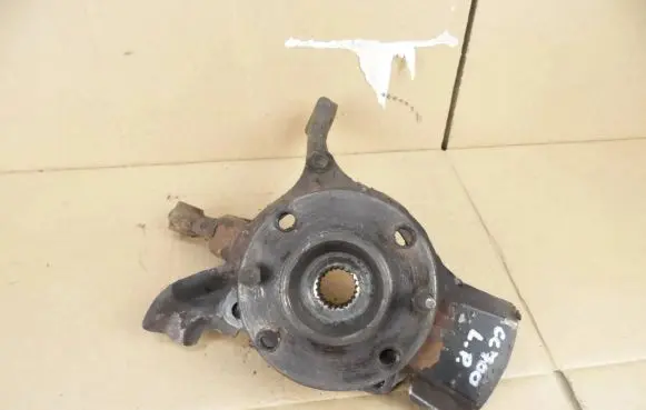 Fiat 500 Cinquecento Front wheel hub spindle knuckle