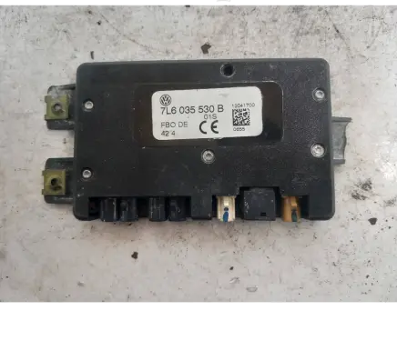 Volkswagen Touareg I Antenna control unit 7L6035530B