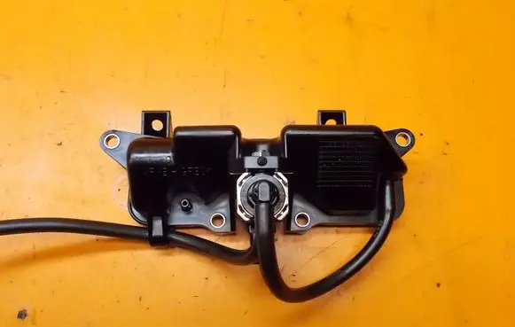 Mazda 3 I Valve vacuum 