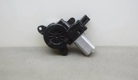 Mazda CX-3 Rear door window regulator motor BHN95858X