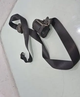 Iveco Daily 3rd gen Front seatbelt 047113