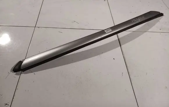 Citroen C4 I Picasso Windshield trim 9654505477