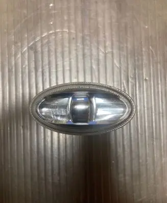 Front fender indicator light