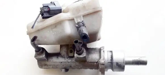 Master brake cylinder