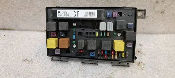 Opel Zafira B Fuse module 13206745 5DK00866832