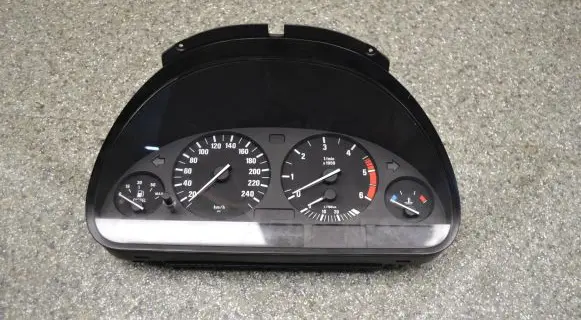 BMW 5 E39 Speedometer (instrument cluster) 87001374 87001313