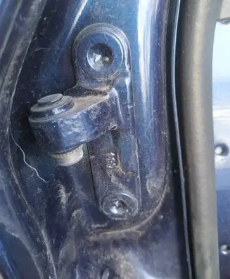 BMW 5 GT F07 Rear door lower hinge