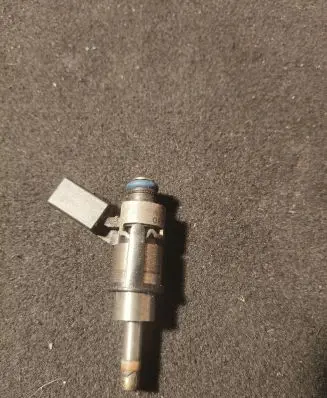 Audi A4 S4 B7 8E 8H Fuel injector 06f906036g