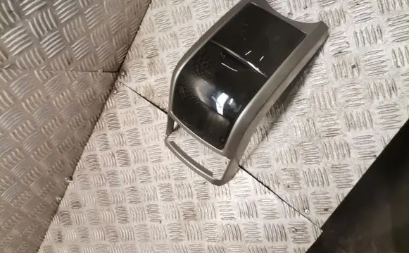 Cup holder front