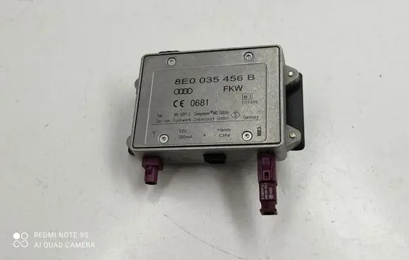 Audi A4 S4 B7 8E 8H Aerial antenna amplifier 8E0035456
