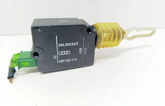 Audi A6 S6 C5 4B Tailgate boot lock/latch motor 4B9962115