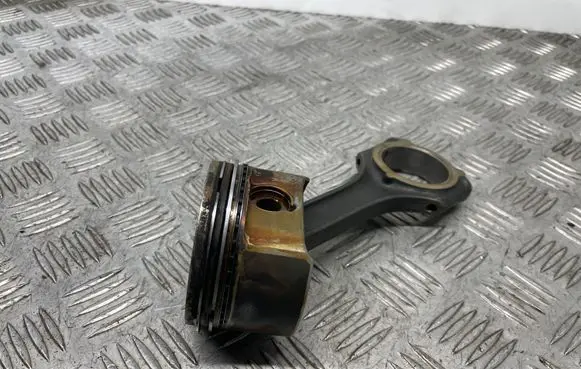 Mercedes-Benz C W204 Piston with connecting rod