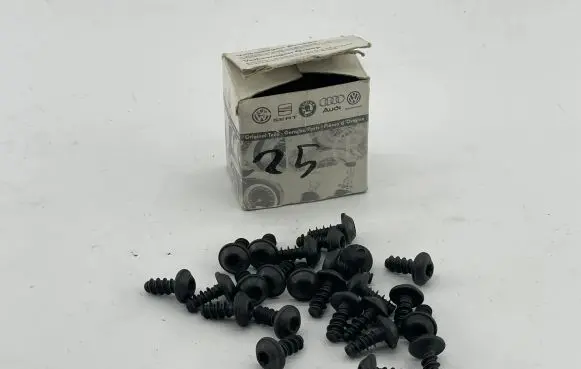 Volkswagen Scirocco Nuts/bolts N90967501