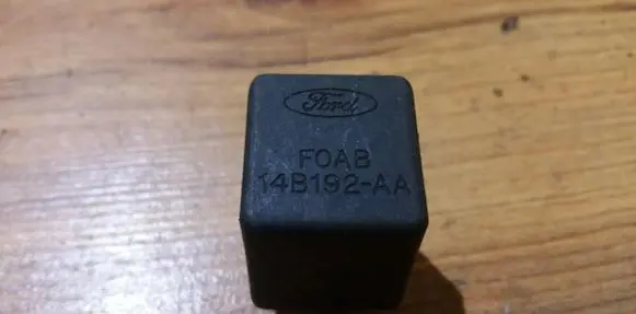 Ford Mondeo Mk III Other relay f0ab14b192aa f0ab14b192-aa