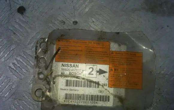 Nissan Primera Airbag control unit/module 98820AV200 0285001420