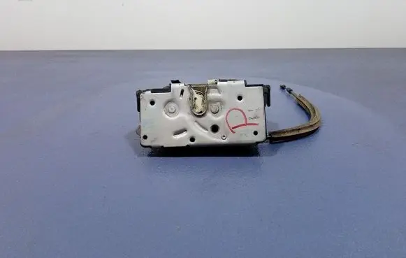 Citroen Jumper Front door lock 1350147080