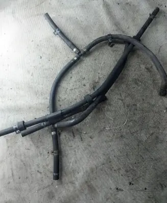 Coolant pipe/hose
