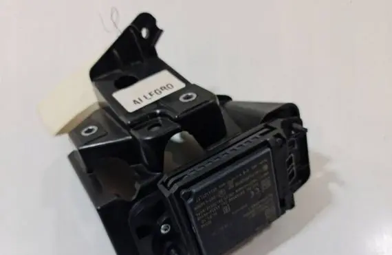 Tesla Model S Distronic sensor radar 1108647-00-C
