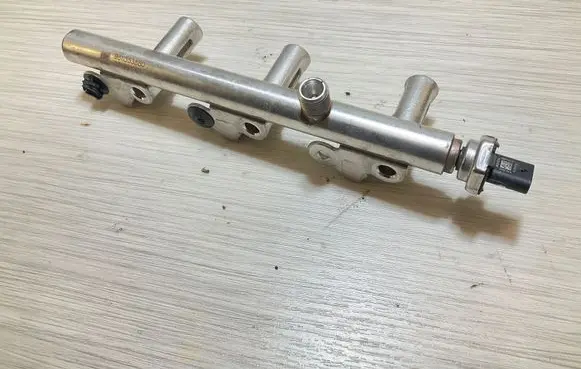 Fuel pressure sensor