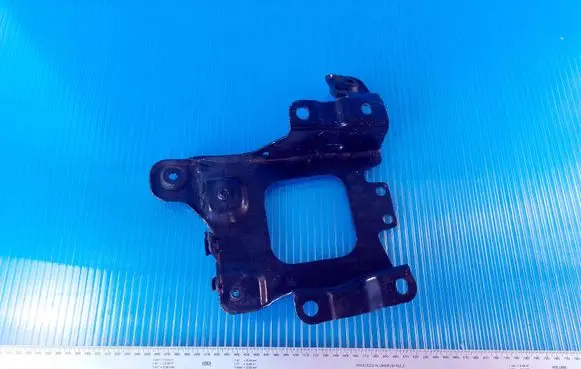 Ford Focus Battery tray AV61R6K034AB