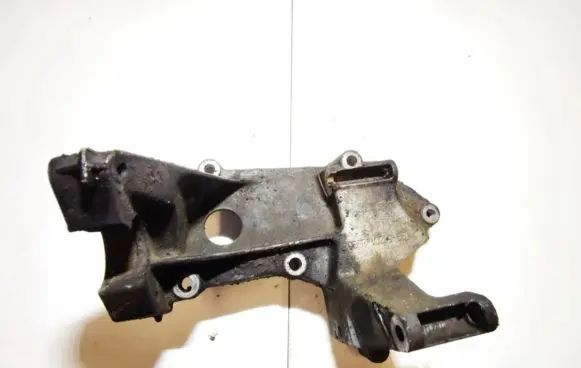 Ford Focus Engine mounting bracket 98ff10239be
