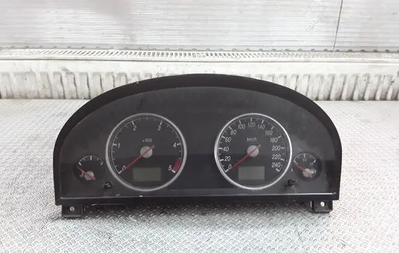 Ford Mondeo Mk III Speedometer (instrument cluster) 1S7F10841