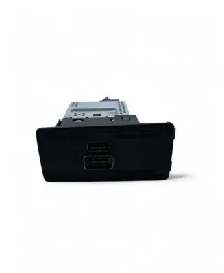Volvo XC90 USB socket connector 31407038