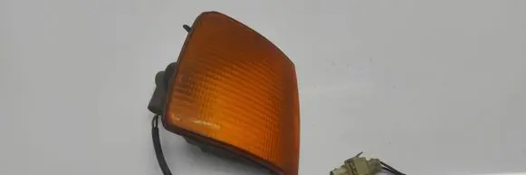 Volkswagen PASSAT B3 Front indicator light 357953050