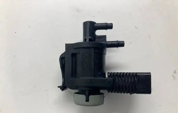 Audi A4 S4 B8 8K Turbo solenoid valve 1K0906283A